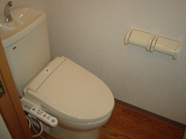 ����4