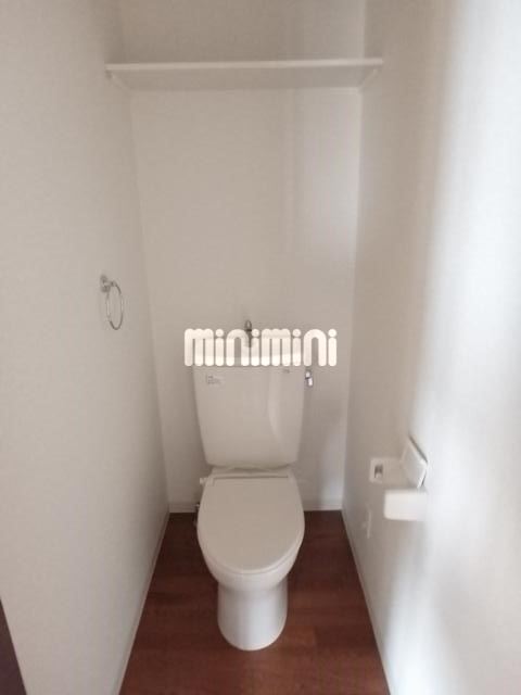 ����4