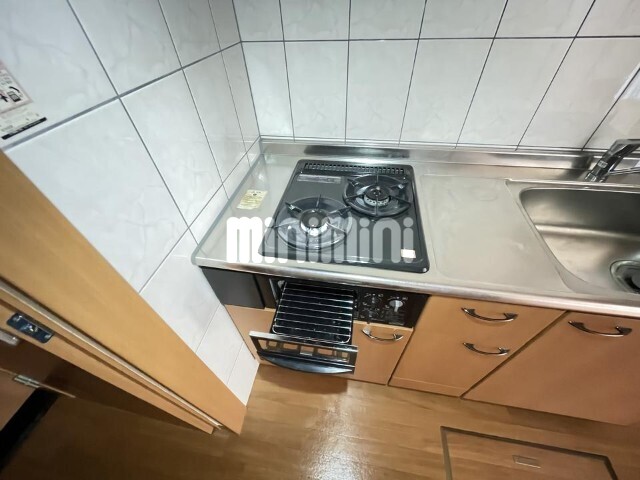 ����17