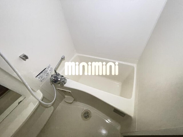 ����3