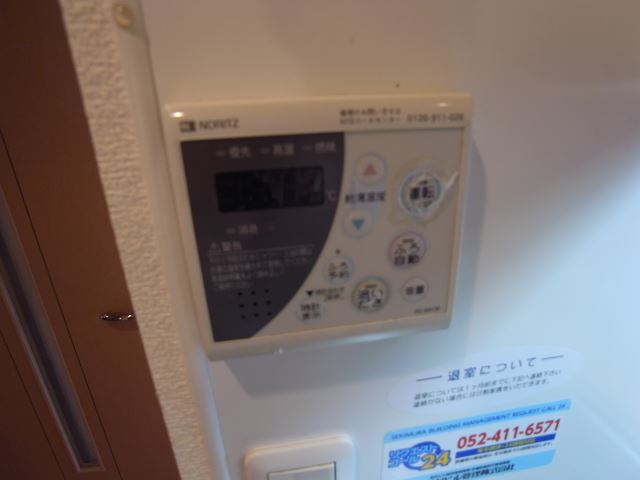 ����9