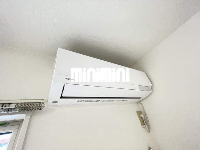 ����12