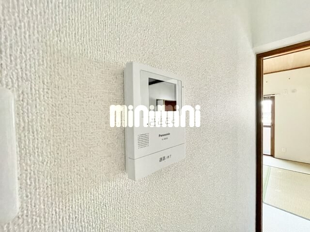 ����10