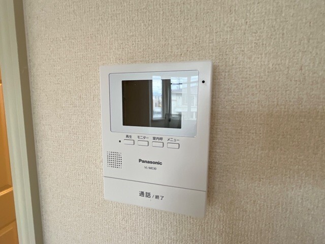 ����8