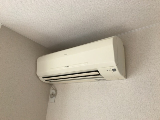 ����8