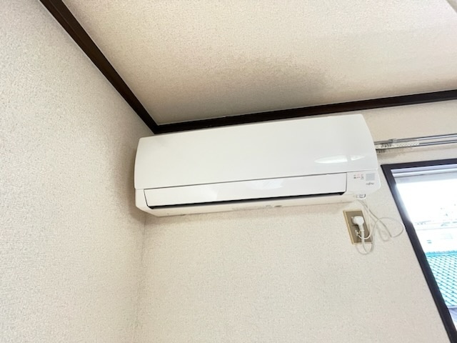 ����5