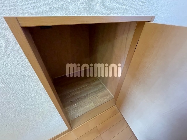 ����19
