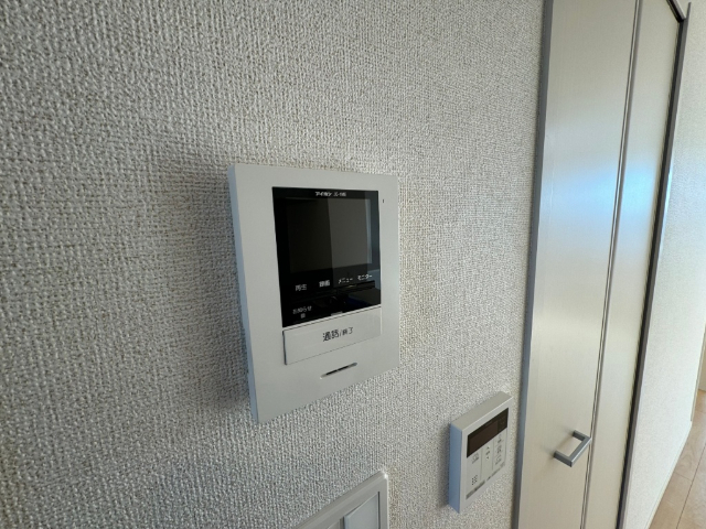 ����10