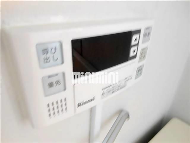 ����17