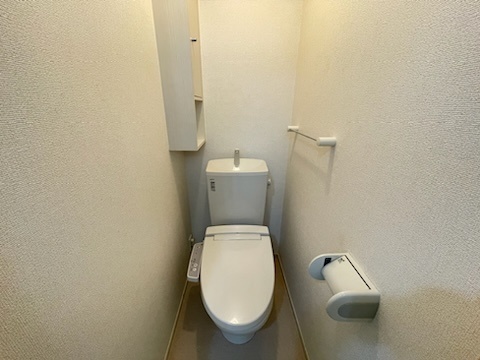 ����4