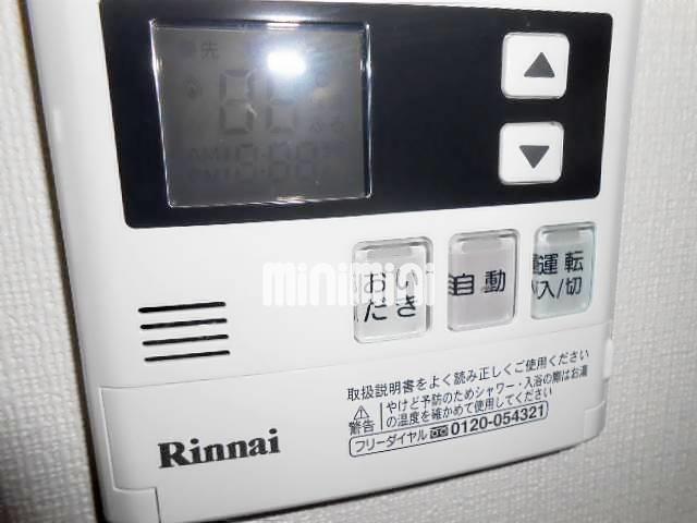 ����4
