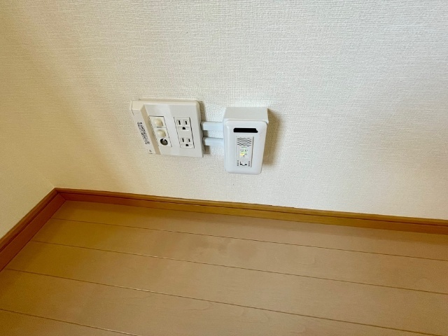 ����20