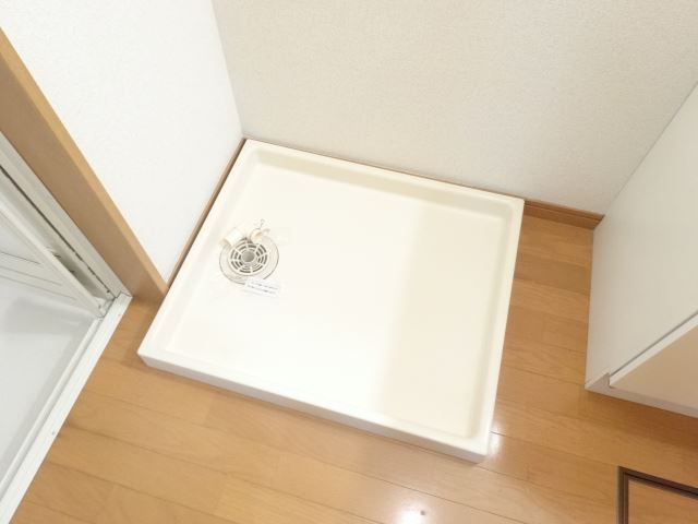 ����4