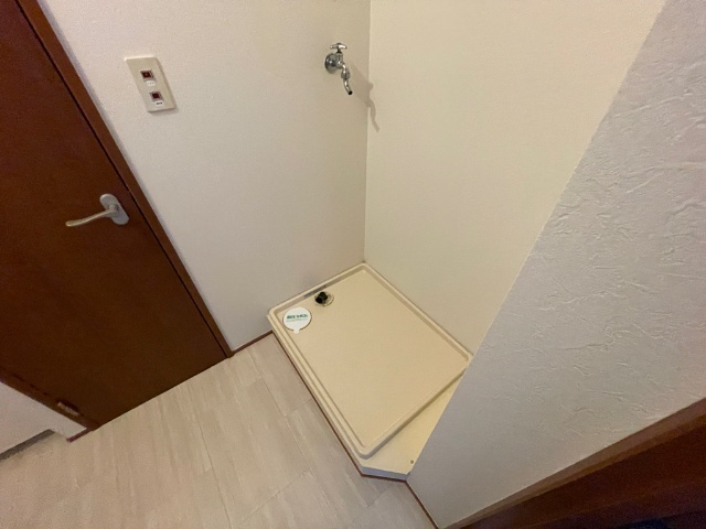 ����9