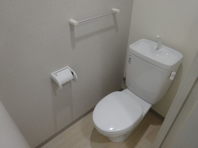 ����4