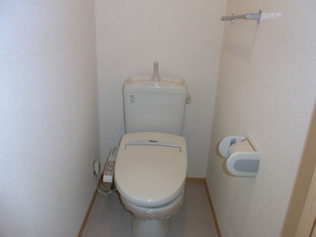 ����4