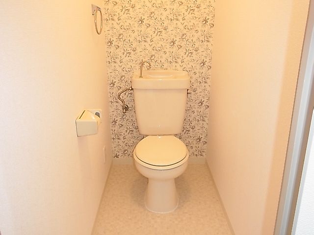 ����4