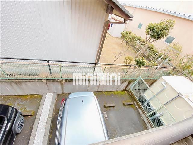 ����15