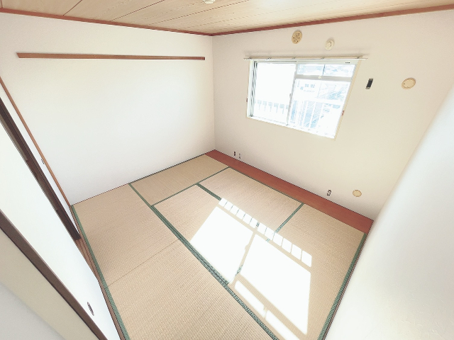 ����17