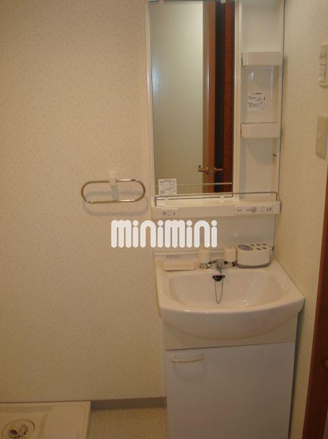 ����4
