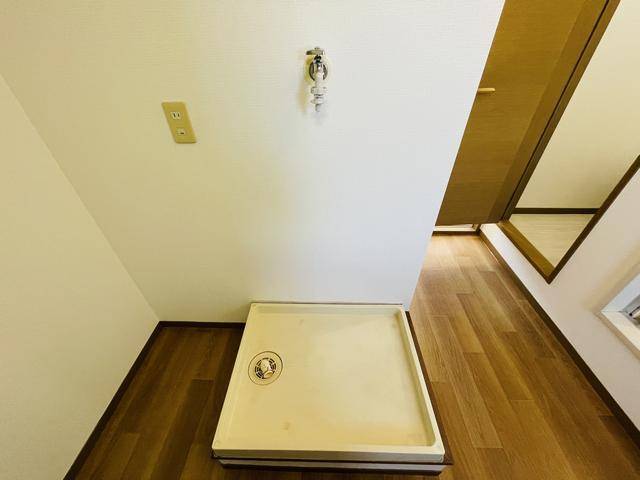 ����4