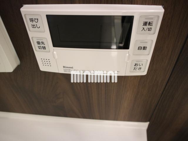 ����13