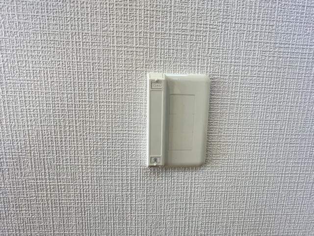 ����10