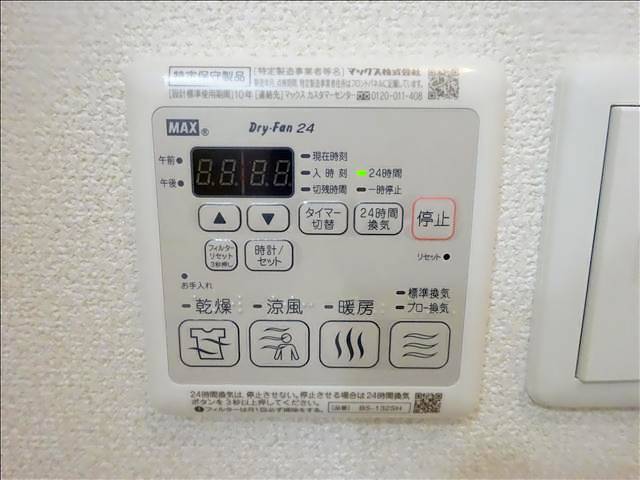 ����12