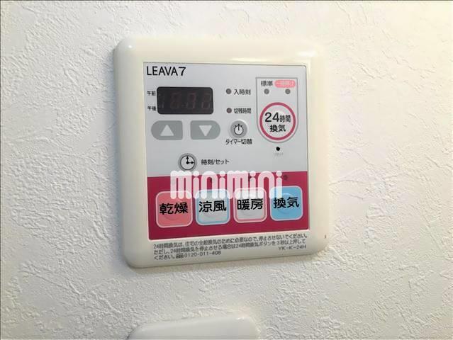 ����10