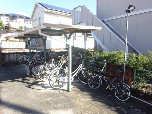 ����10