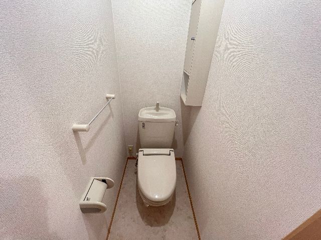 ����9