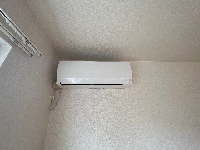 ����8