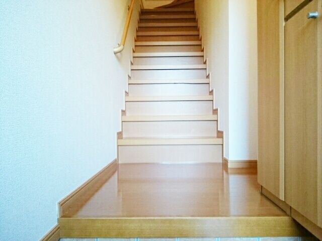 ����8