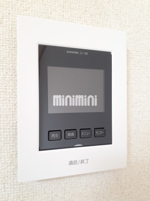 ����12