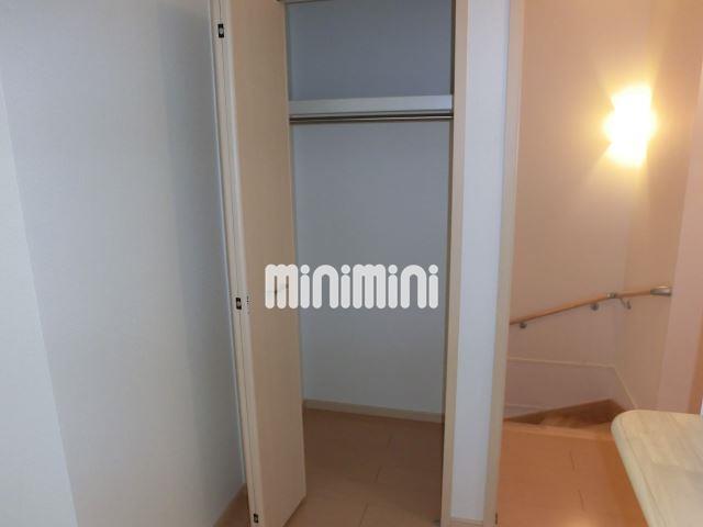 ����13