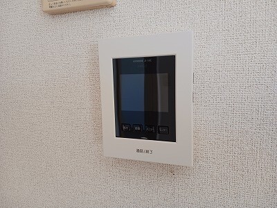 ����10