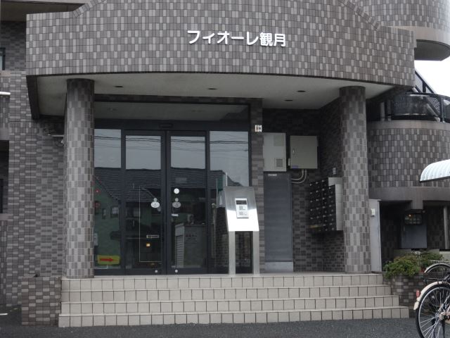 ����12