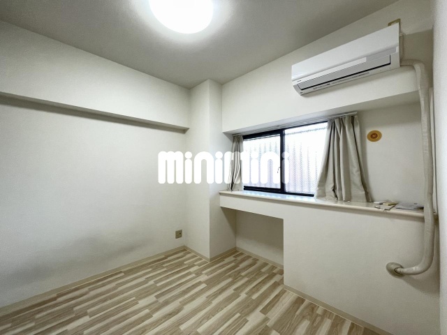 ����7