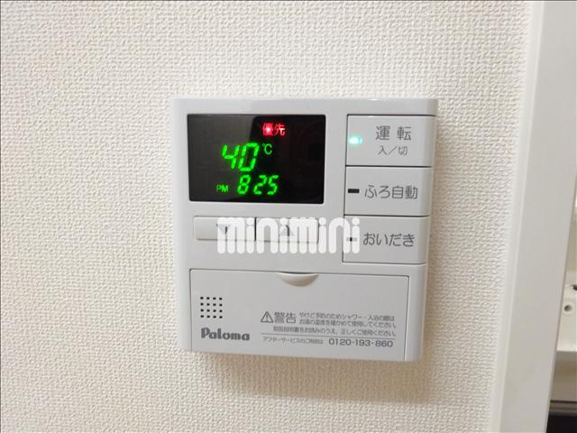 ����15