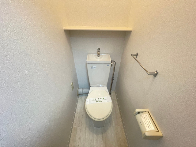 ����4