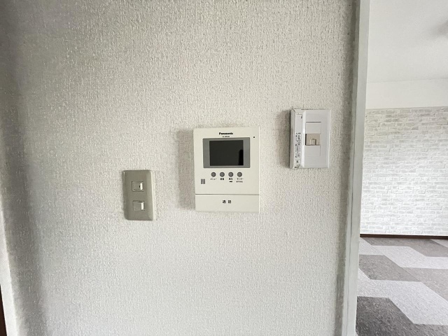 ����11
