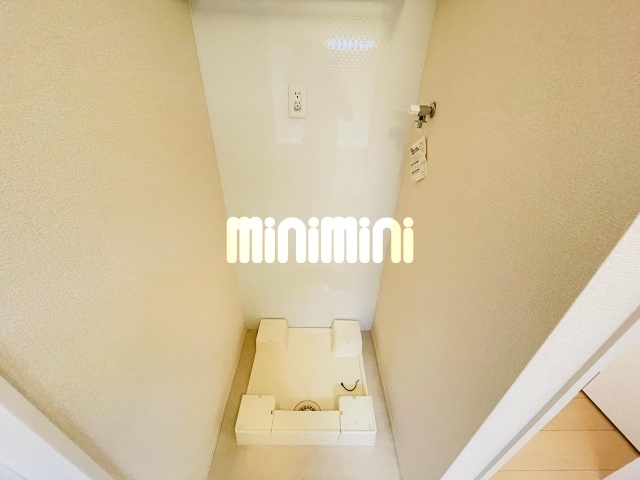 ����15