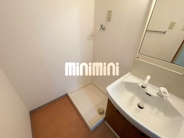 ����10