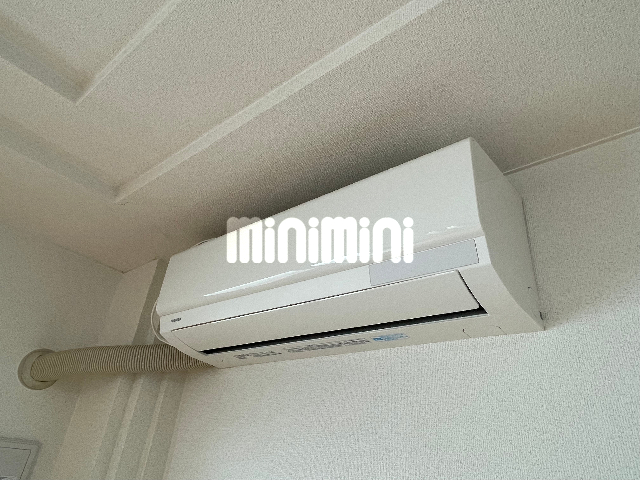 ����18