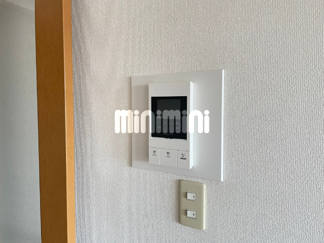 ����8