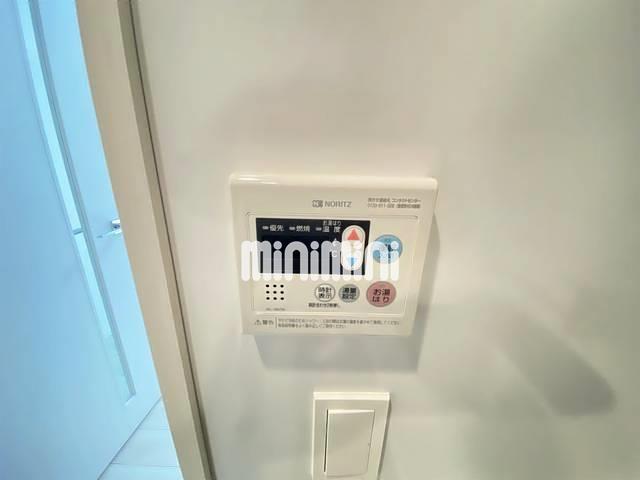 ����9