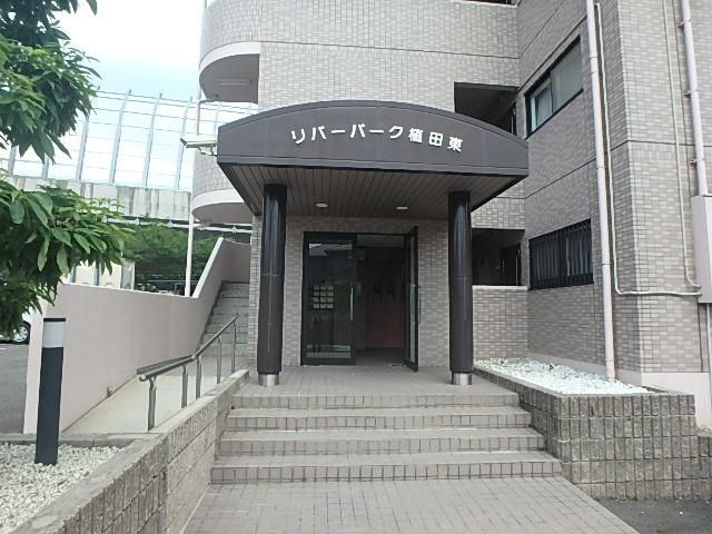����12