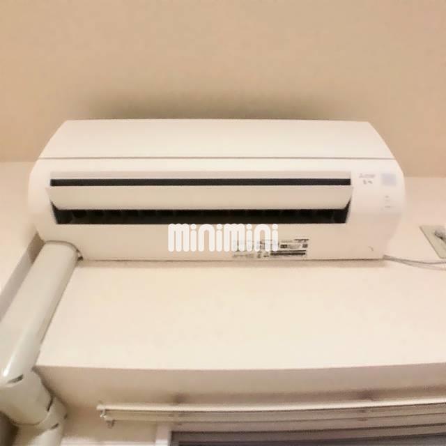 ����15