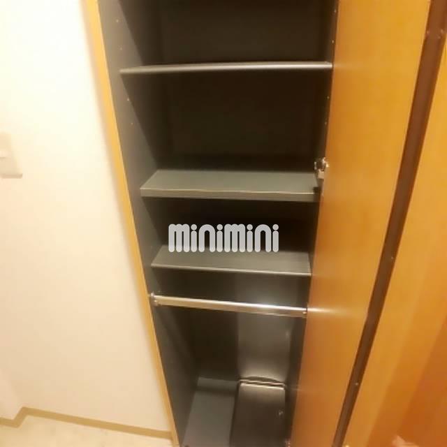 ����17