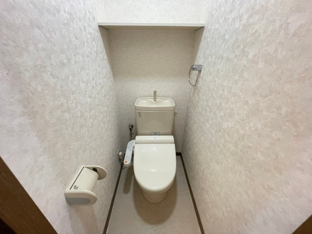 ����4